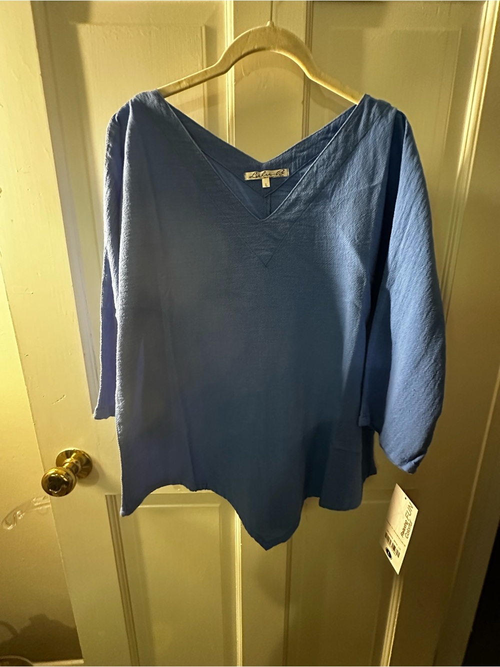 Lulu B Lightweight V-Neck Top - Blue